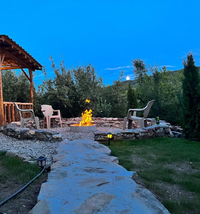 Bed and Breakfast Elysian Fields - The Island Tiny House Sadu Exterior foto
